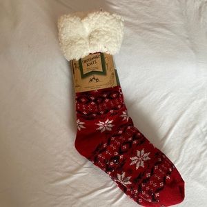 NWT sz 9-11 Treehouse Knits Sherpa lined socks with non- skid grip